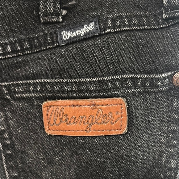 Wrangler Women's Dark Denim Jean Shorts - Picture 6 of 11